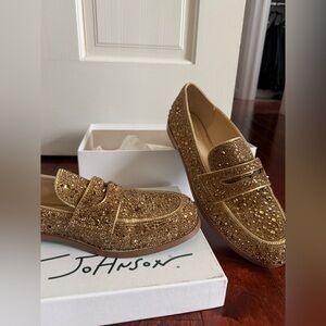 ✨ Betsey Johnson Gold Glitter Loafers – Size 9.5 ✨